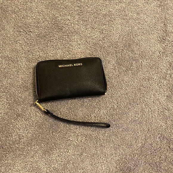 Black Michael Kors wallet - Picture 1 of 2